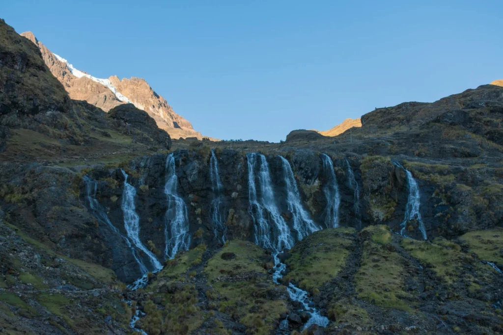 Las 7 cataratas de Quishuarani en la ruta a Lares