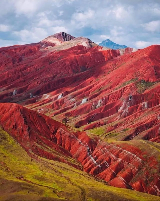 Mountain of the Red Valley in Pitumarca