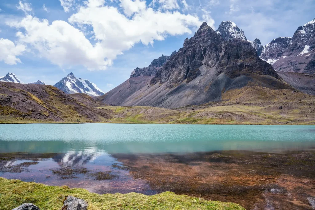 Uma das 7 lagoas da montanha Ausangate