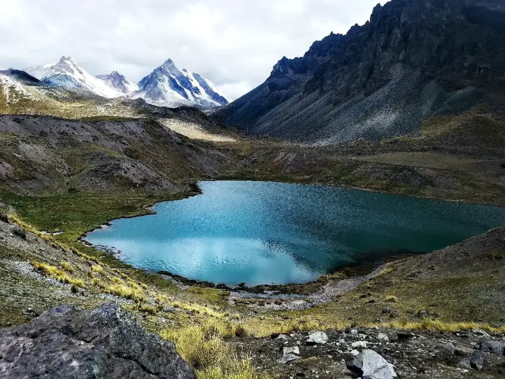 lagunasMontanaAusangate2