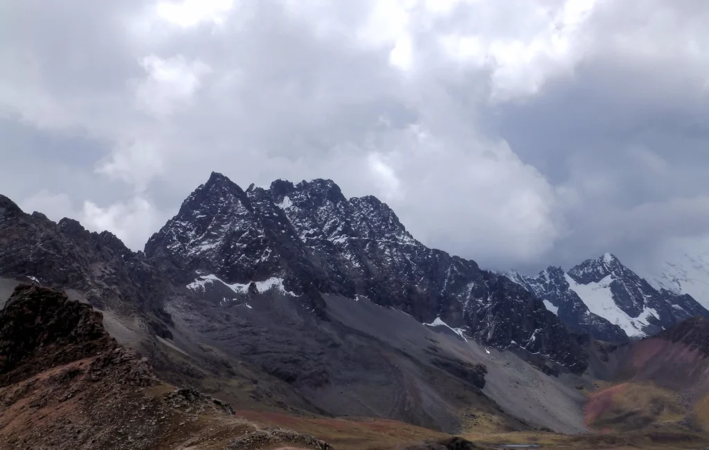 Vista da montanha onde se encontra o Nevado do Ausangate