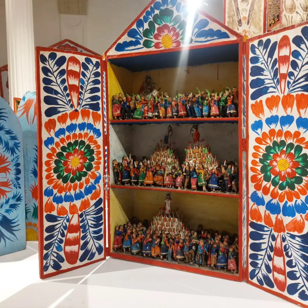 El fascinante retablo representando la vida cotidiana y festividades de Ayacucho