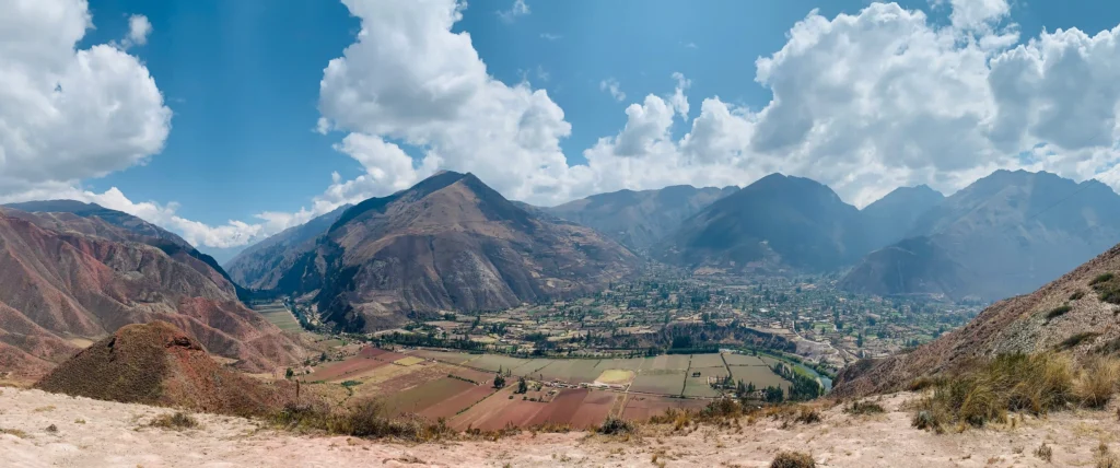 O Vale Sagrado dos Incas com sua paisagem deslumbrante em Cusco, Peru