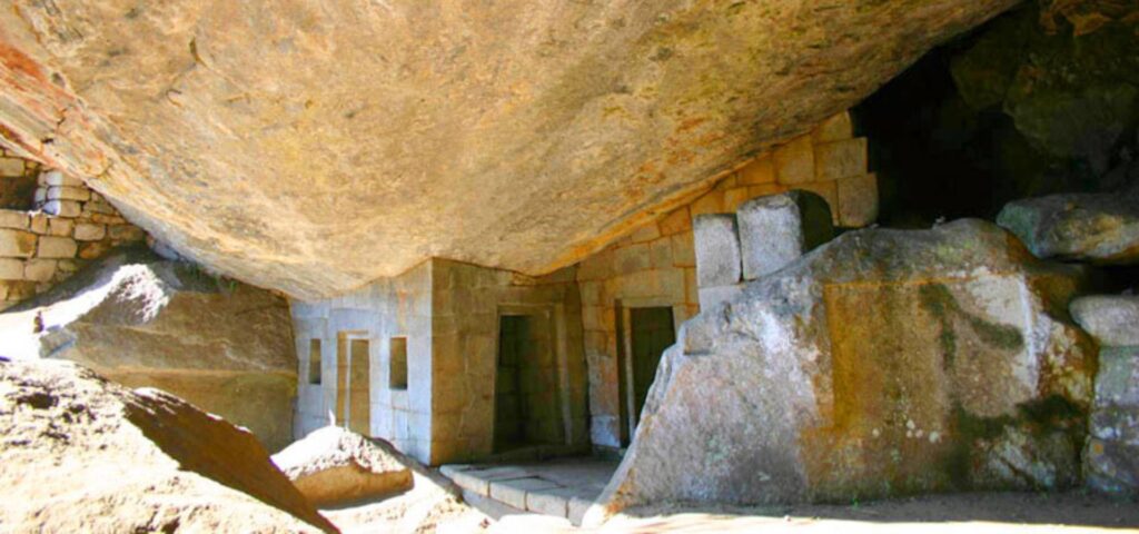 Templo de la Luna Machu Picchu 1 Templo de la Luna Machu Picchu 1