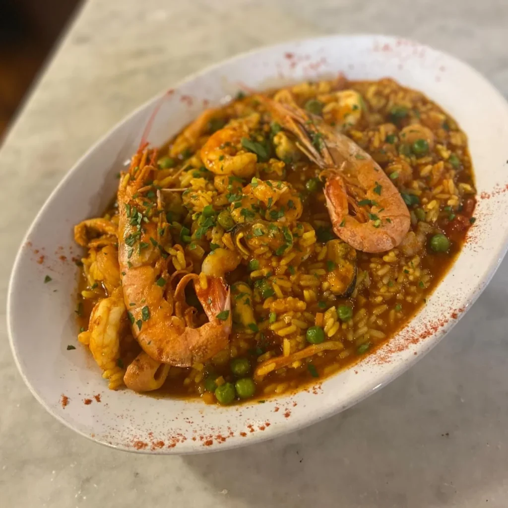 Arroz com Mariscos, um prato popular da costa peruana