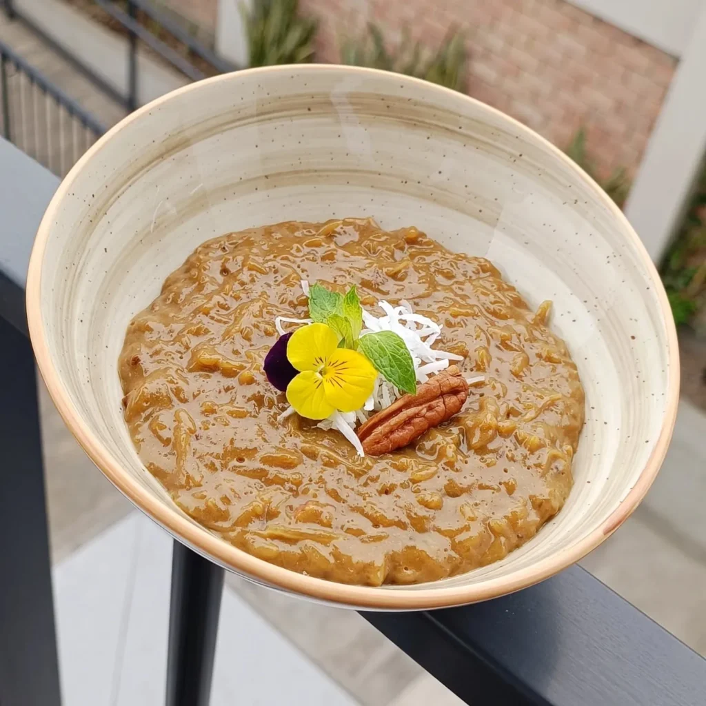 Arroz Zambito, uma variação do arroz doce preparado com Chancaca e coco ralado