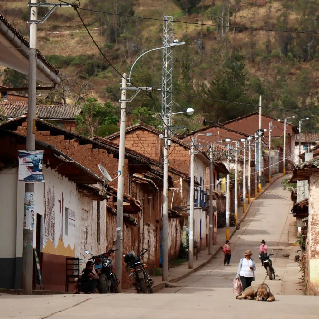 Centro populado de Cachora, ponto de partida para a caminhada a Choquequirao