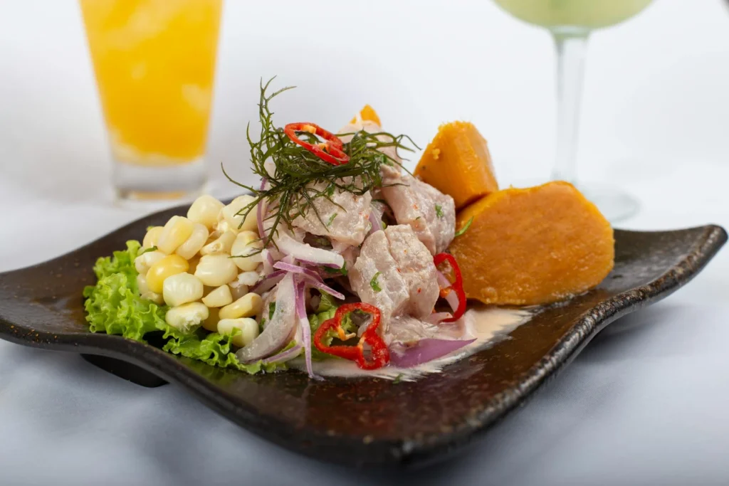 Prato emblemático da gastronomia peruana: Ceviche