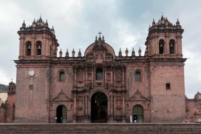 iglesiaCatedralPlazaCusco