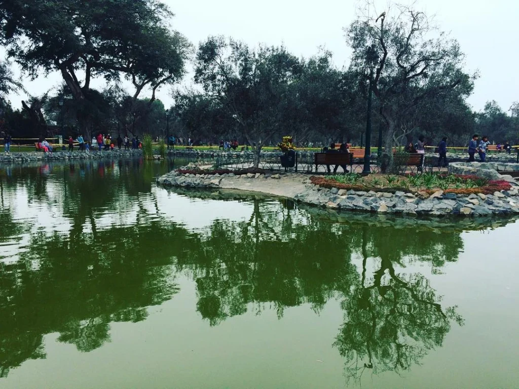 Parque El Olivar no distrito de San Isidro, Lima