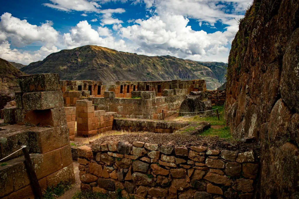 Ruinas en el Parque Arqueológico de Pisac