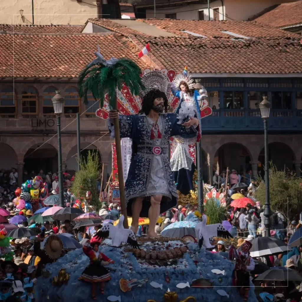 San Cristóbal entre la multitud en la fiesta del Corpus Christi