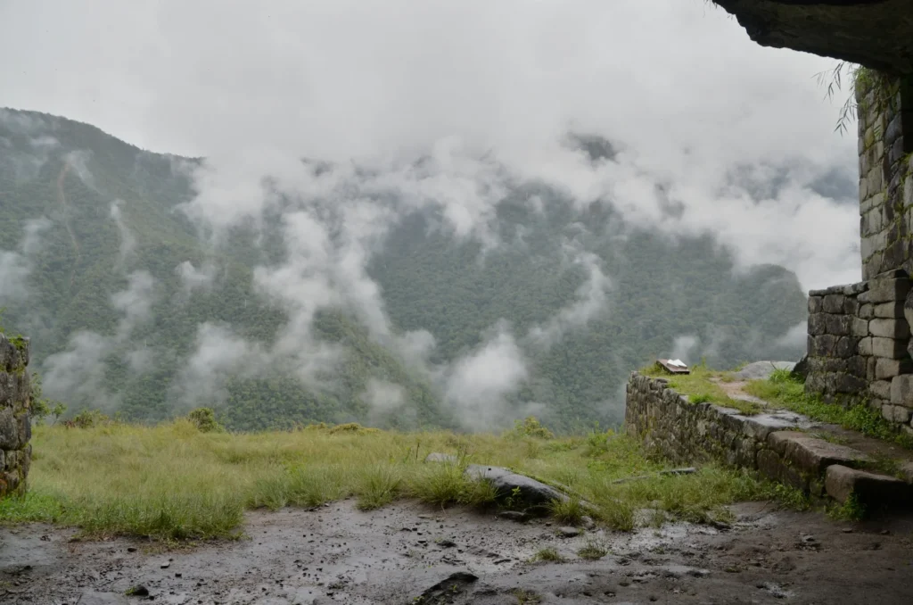 Resting point along the trail to the summit of Huayna Picchu Mountain