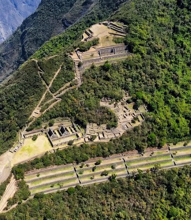 Vista panorâmica do complexo arqueológico de Choquequirao