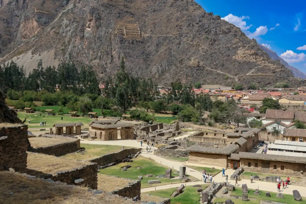 vistaPuebloBodegasOllantaytambo vistaPuebloBodegasOllantaytambo