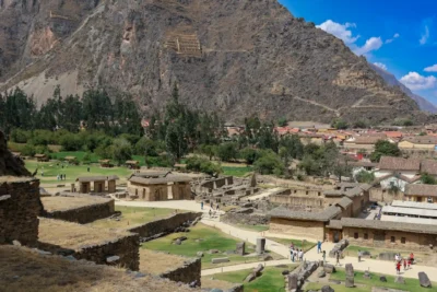 vistaPuebloBodegasOllantaytambo