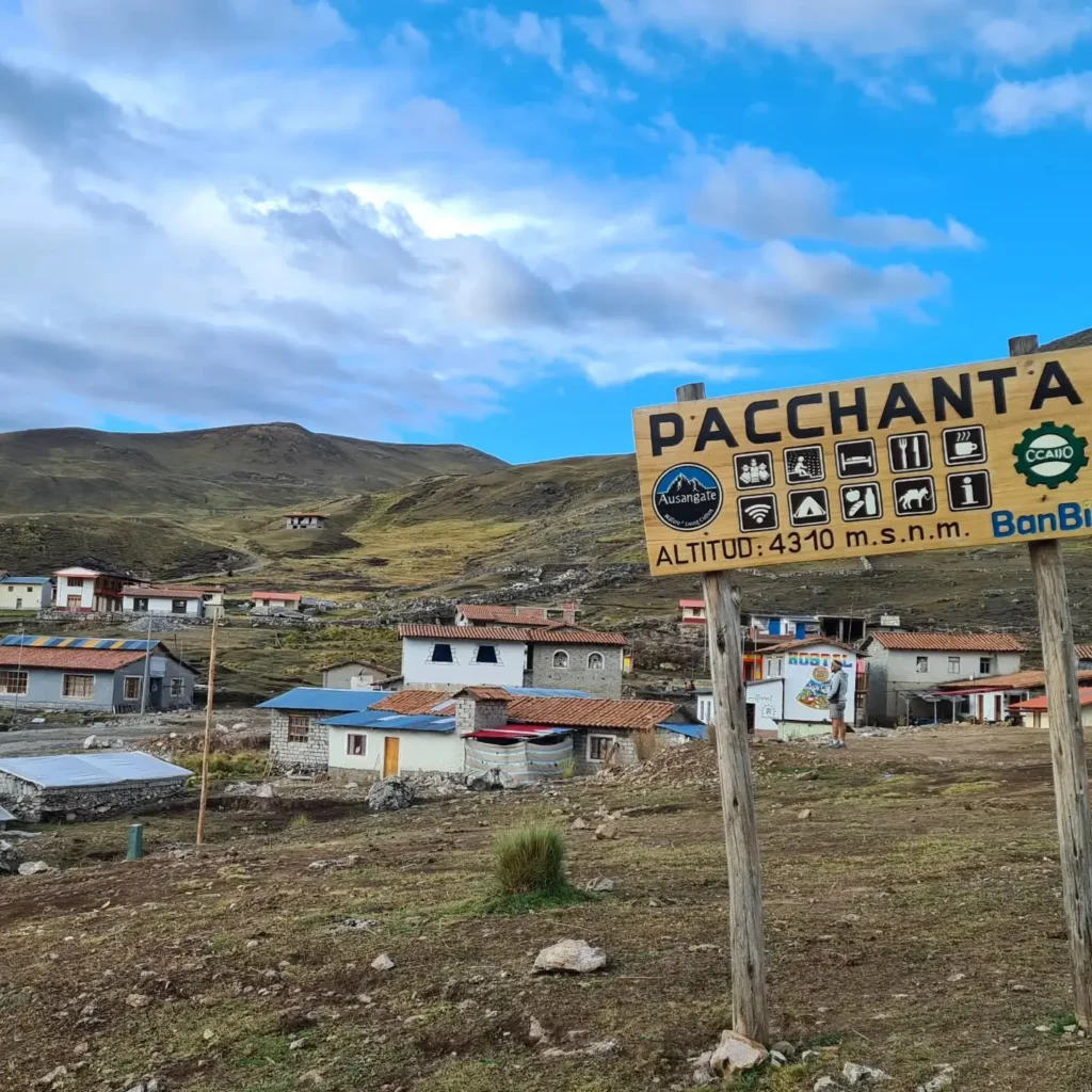 Placa de Pacchanta onde estão localizadas as fontes termais de Pacchanta