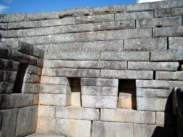 Edificación con piedras perfectamente talladas y encajadas para mayor resistencia a sismos