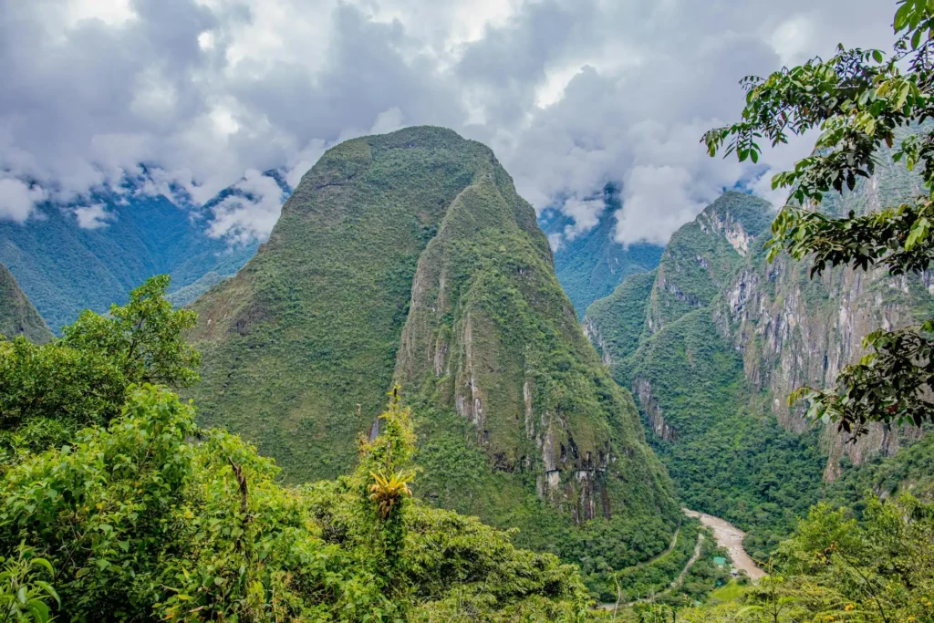 Montanha Putucusi vista da Montanha Machu Picchu