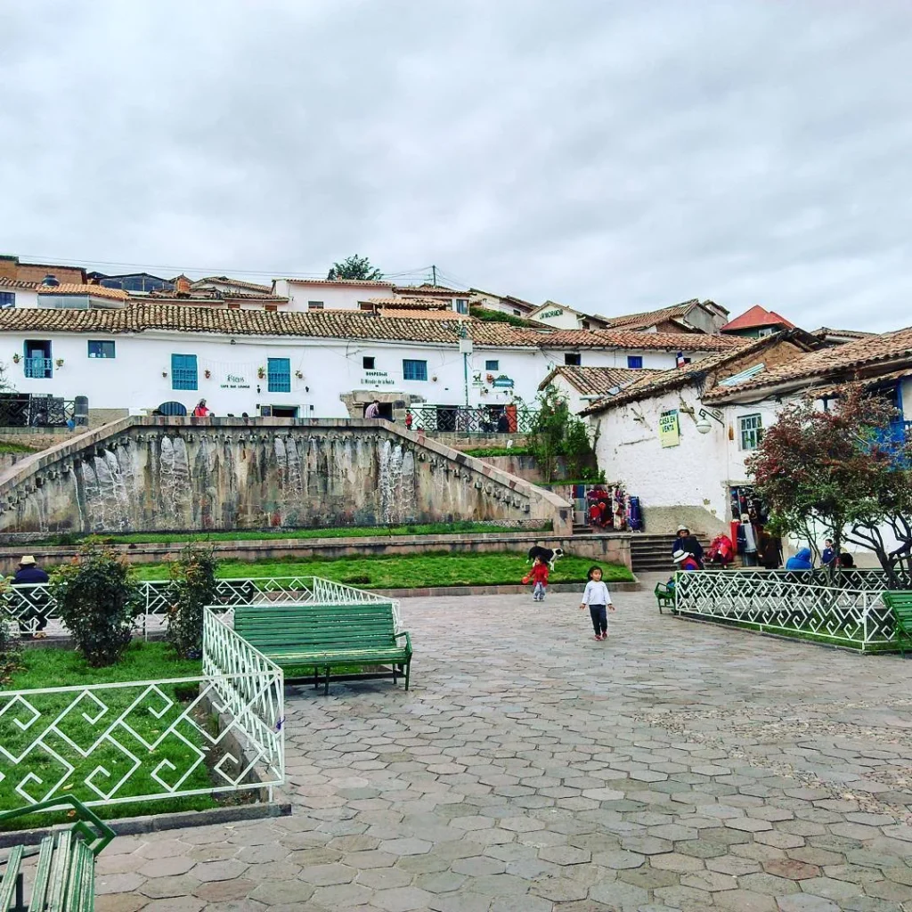 Praça de San Blas, atração próxima à Pedra dos 12 Ângulos