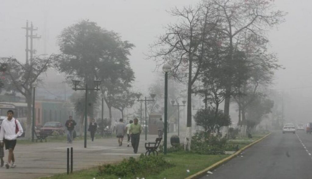 invierno limeno View of Lima during the dry season with typical gray winter skies