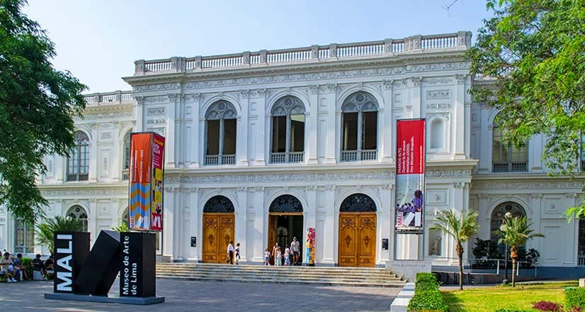 Galeria principal del Museo de Arte de Lima Main gallery of Lima Art Museum