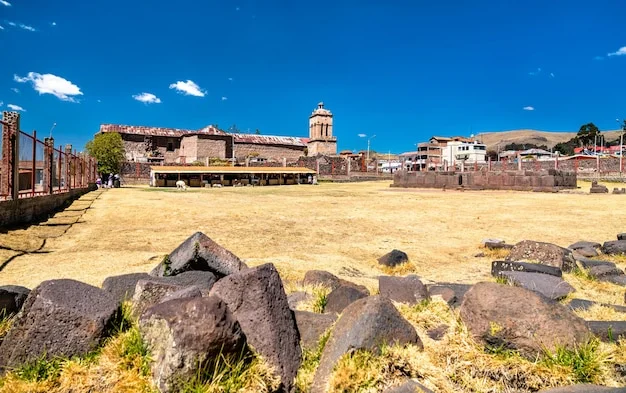 Vista panorámica del Templo de la Fertilidad Inca Uyo en Chucuito