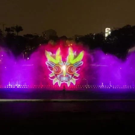 Show multimedia con luces y agua en Lima