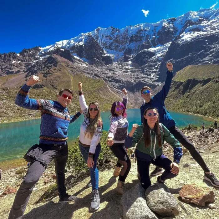 Turistas Laguna Humantay