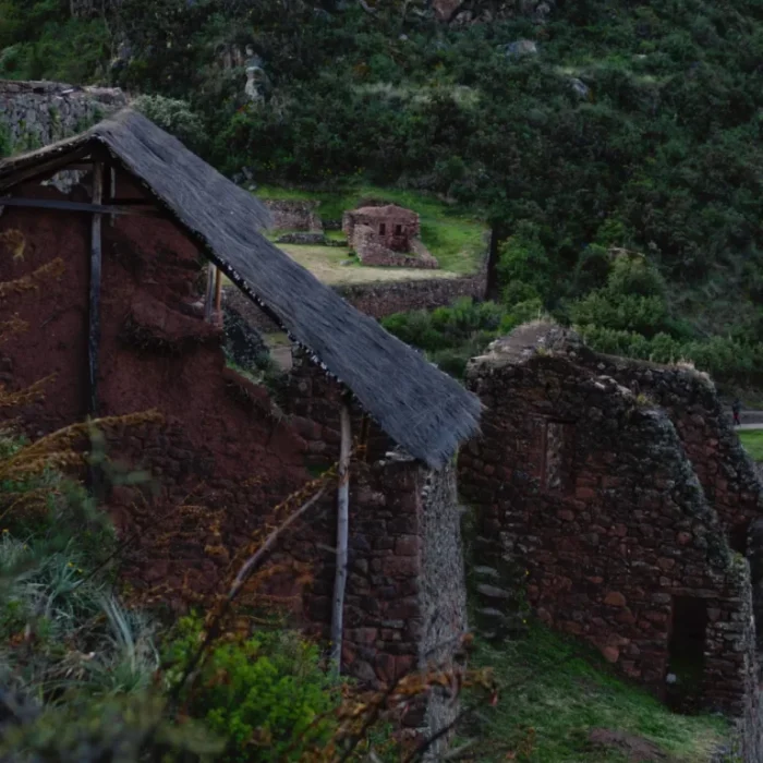 machu-picchu-tour-valle-sagrado_03-768x1160