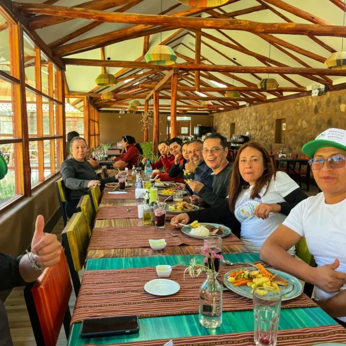 Turistas Almuerzo Buffet