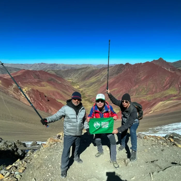 Turistas Tres Montaña