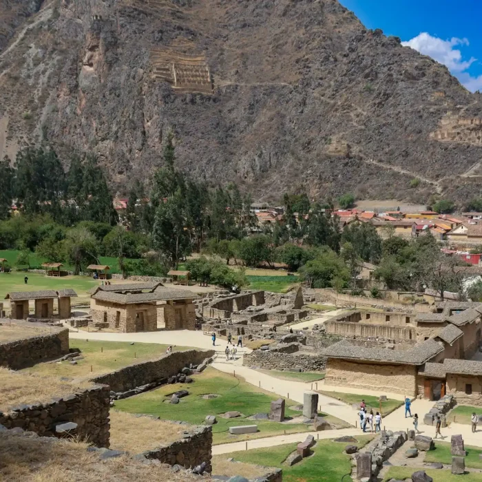 Vista Pueblo Bodegas Ollantaytambo